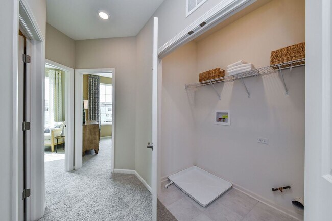 Building Photo - 2924 Reflection Dr