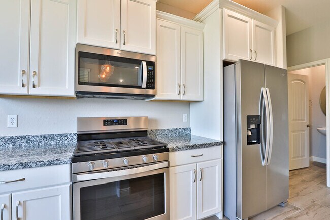 Building Photo - 9805 E Specter Dr
