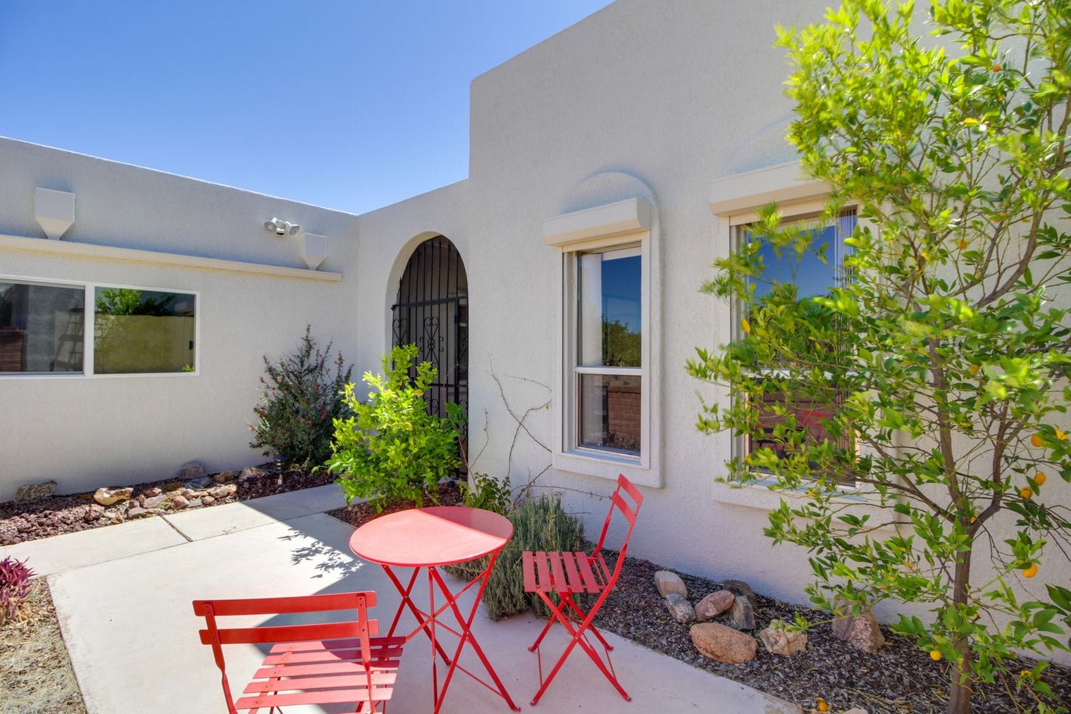 Building Photo - 815 Placita Topa