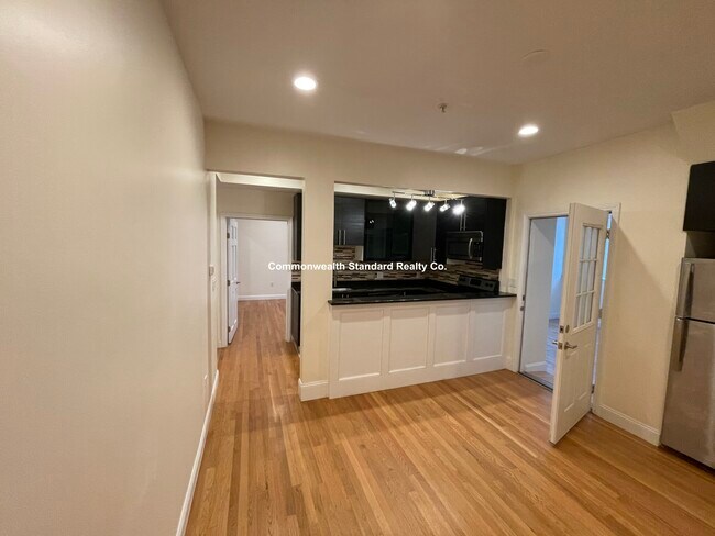 Building Photo - 1801 Beacon St