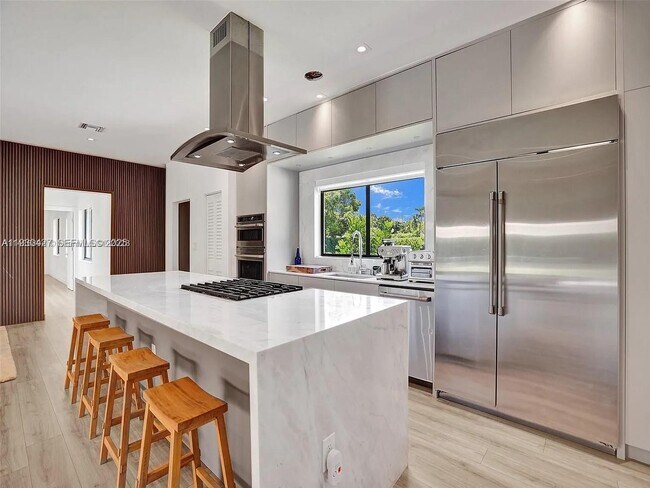 Building Photo - 5705 SW 60th Ave