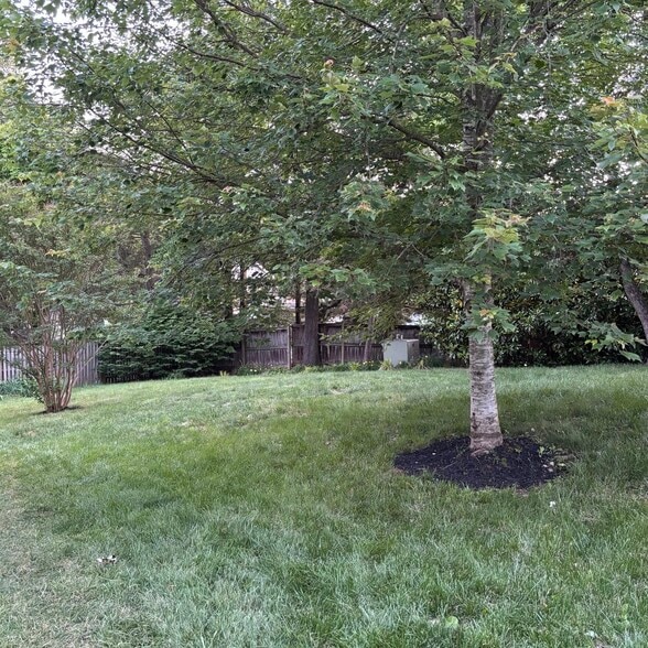 Building Photo - 2604 Quincy Adams Dr