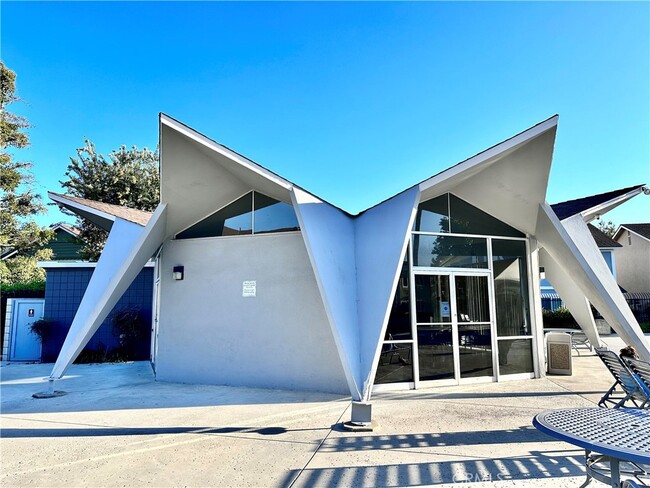 Building Photo - 12100 Montecito Rd