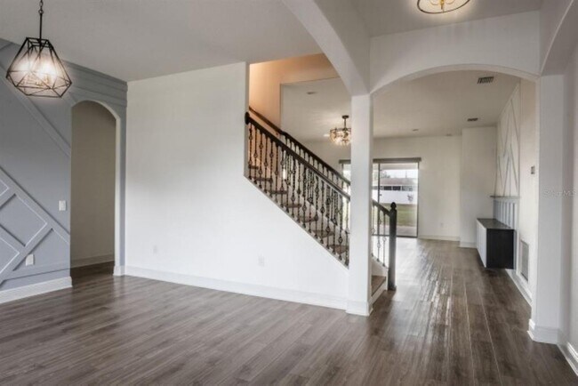 Building Photo - 913 Buckhurst Dr