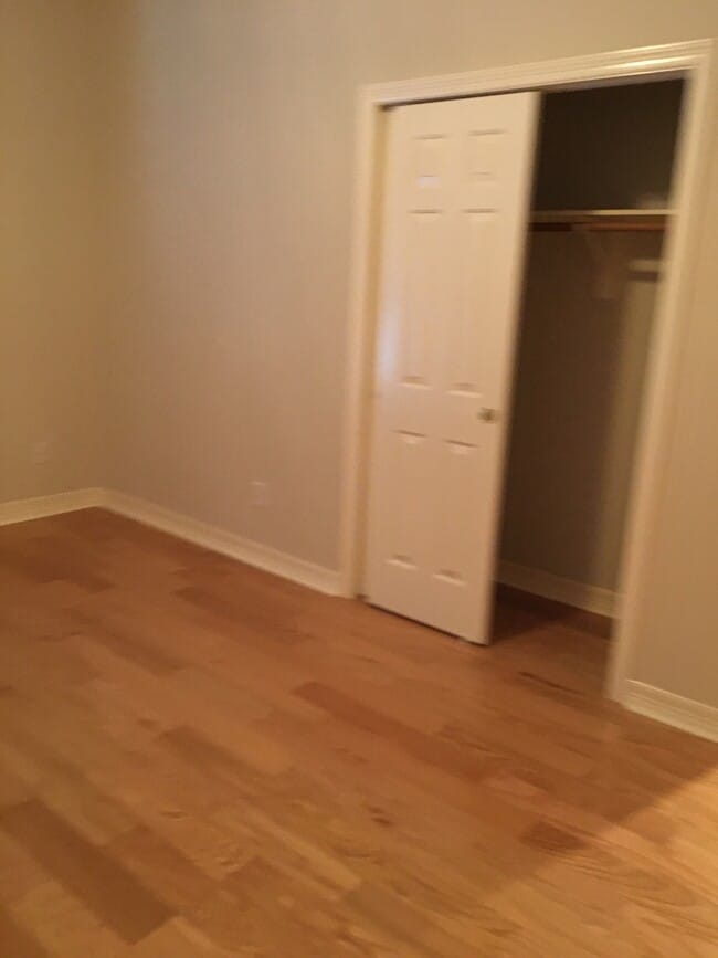 Building Photo - 6714 Montclair Dr
