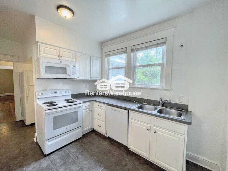 Building Photo - 3641 Nottaway St