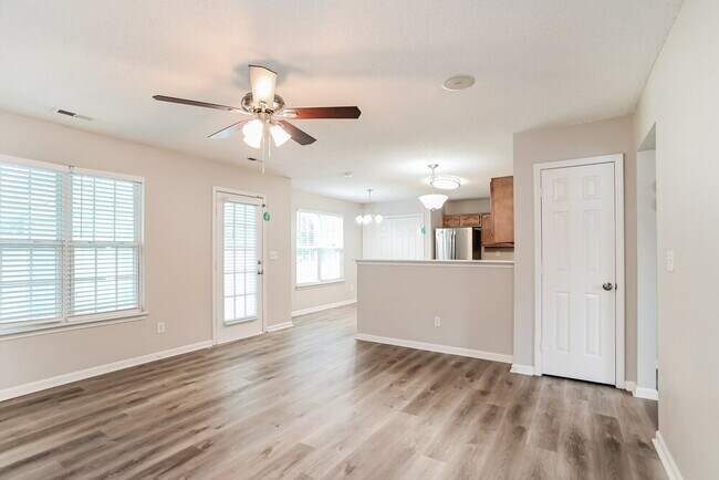 Building Photo - 4924 Rosena Dr