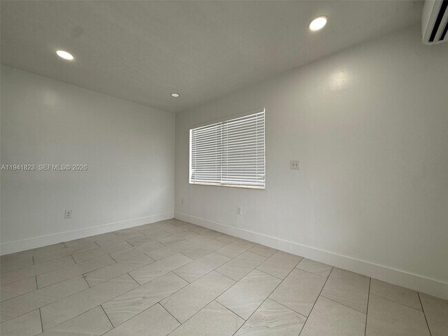 Building Photo - 600 NW 116th Terrace