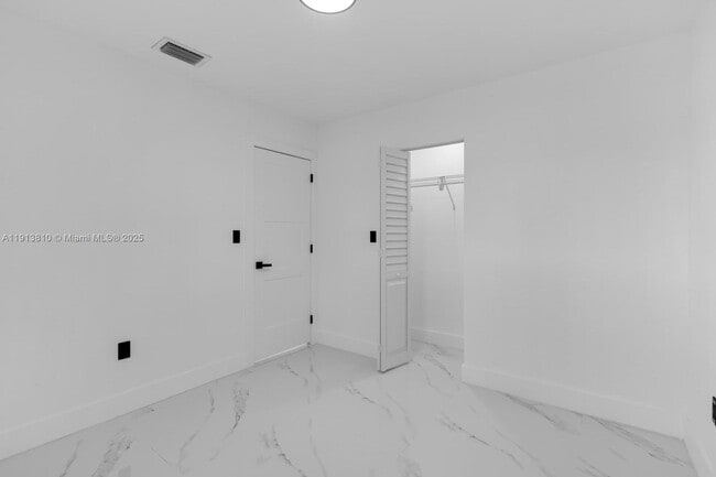 Building Photo - 1041 NW 199th St