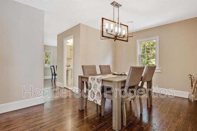 Building Photo - 217 Skyland Ave