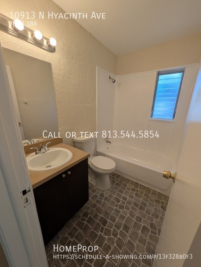 Building Photo - 10913 Hyacinth Ave