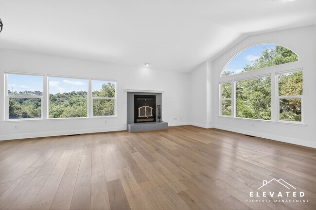 Building Photo - 9400 Chalk Hill Rd