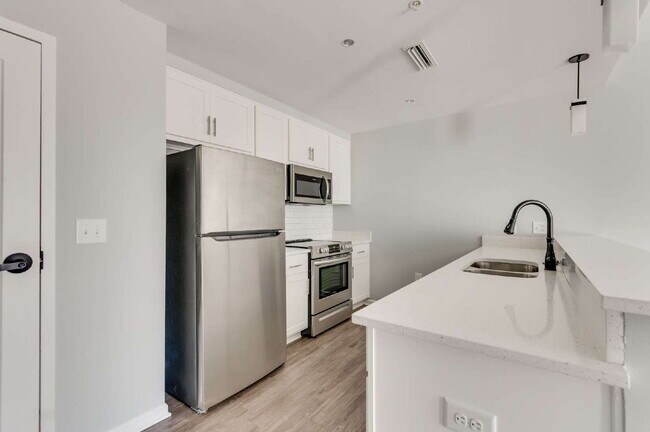 Building Photo - 1420 Ewing Pk Lp