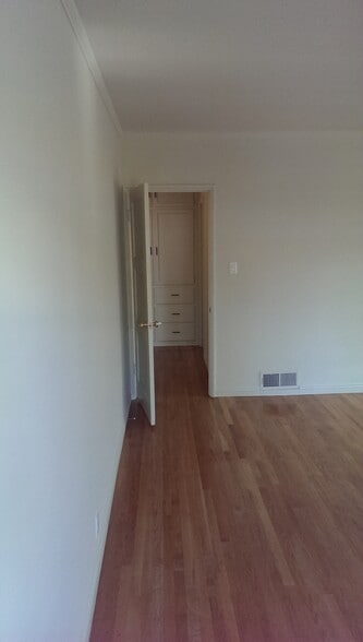 Primary Bedroom - 1226 S Longwood Ave