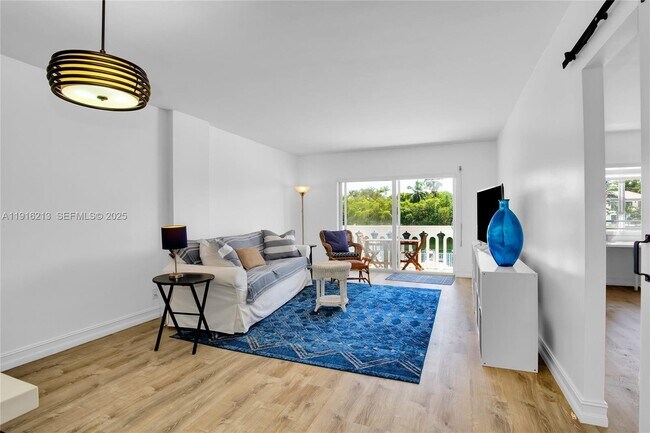 Building Photo - 100 Edgewater Dr