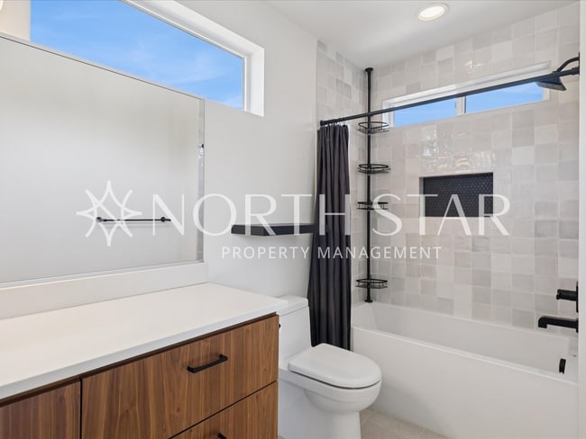 Building Photo - Contemporary Stunner in North East Portland