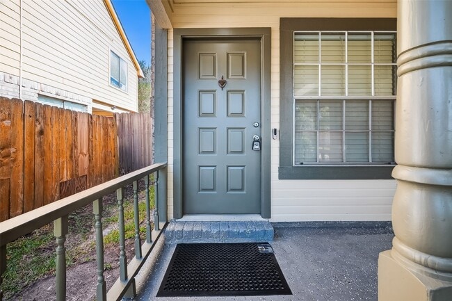 Building Photo - 11415 Chariot Dr