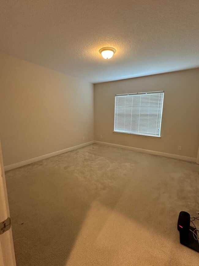 Building Photo - 6549 Calamondin Dr