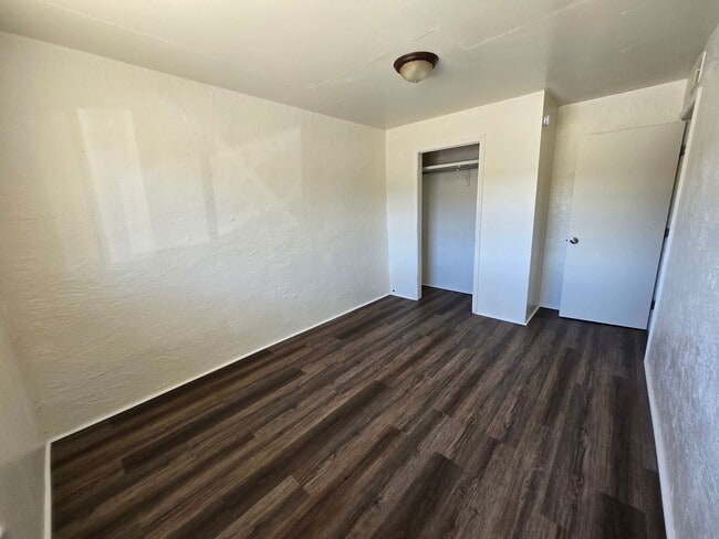 Building Photo - New flooring throughout!