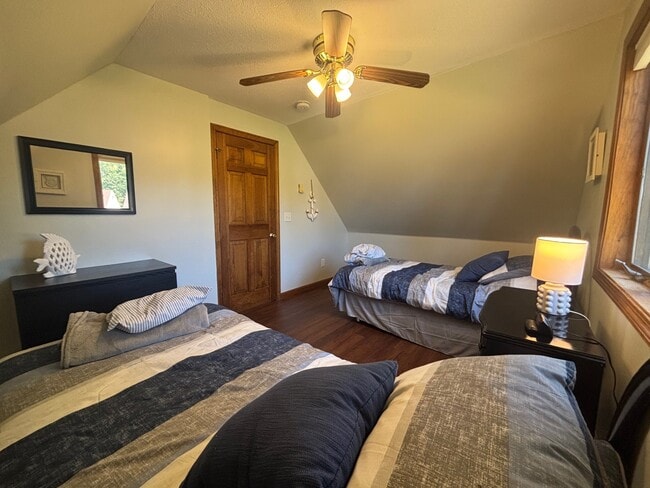 Building Photo - 14 Songbird Ln