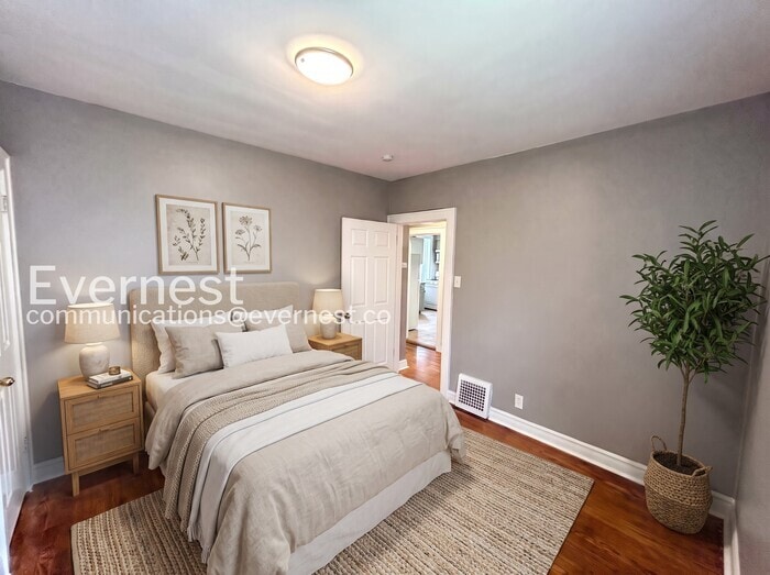 Building Photo - 5932 Floy Ave