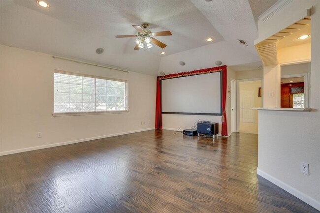 Building Photo - 2613 Brookside Dr