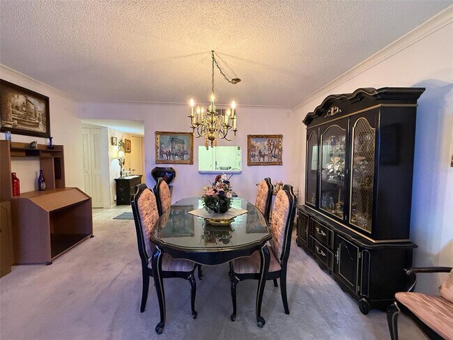 Building Photo - 7400 Sun Island Dr S