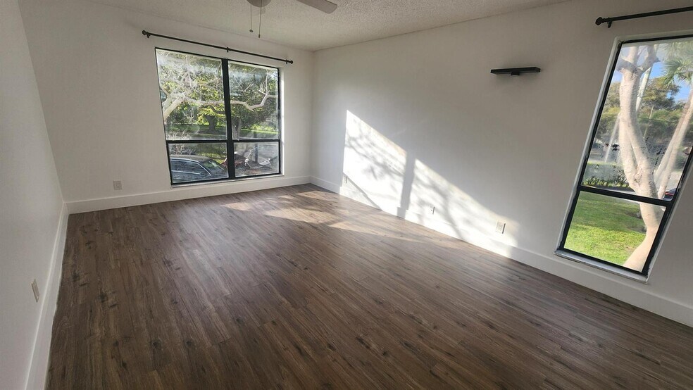 Building Photo - 517 Dotterel Rd