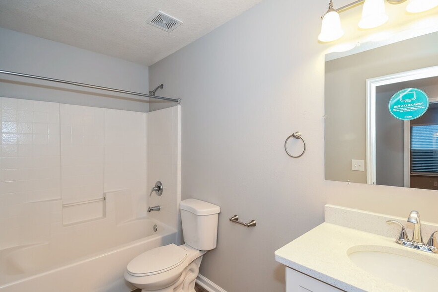 Building Photo - 859 Collinswood Dr