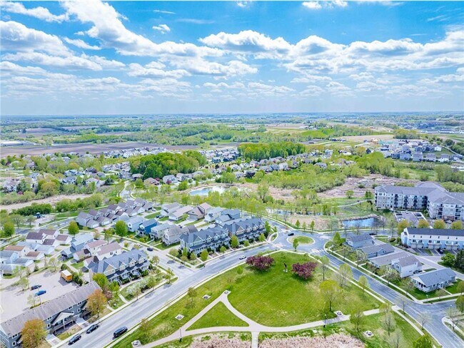 Building Photo - 2952 Clover Ridge Dr