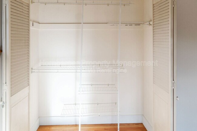 Building Photo - 1003 W Eastmont Way