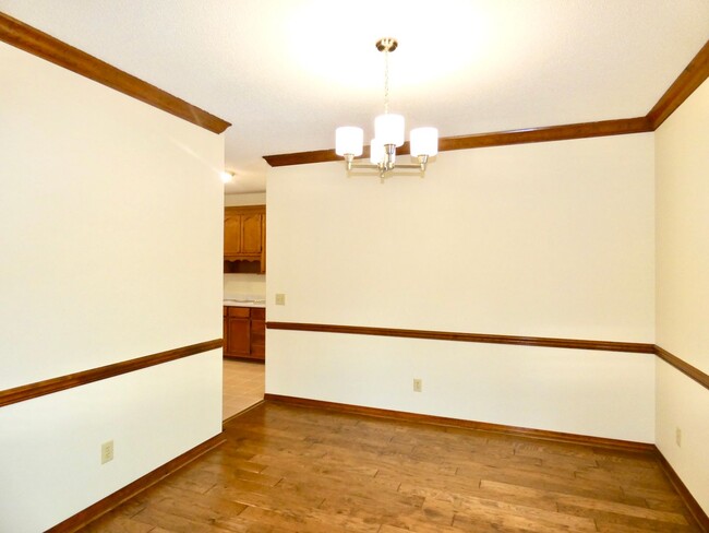 Building Photo - Custom Home On 1.78 Acre Lot