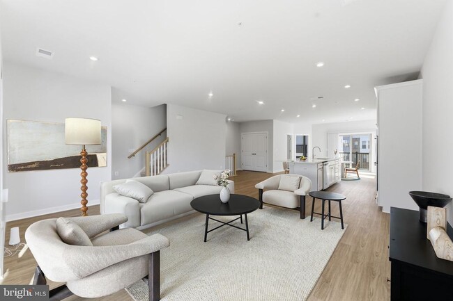 Building Photo - 2490 Connector Aly