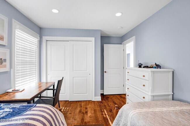 Building Photo - 206 N Lagoon Rd