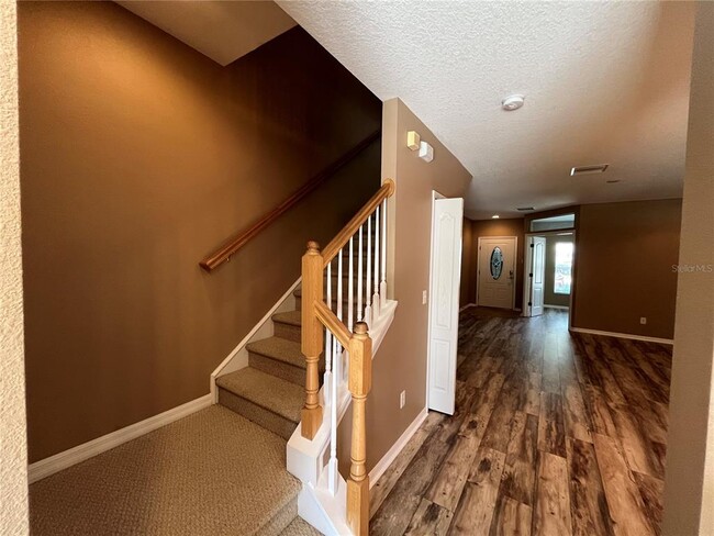 Building Photo - 15811 Fishhawk Falls Dr