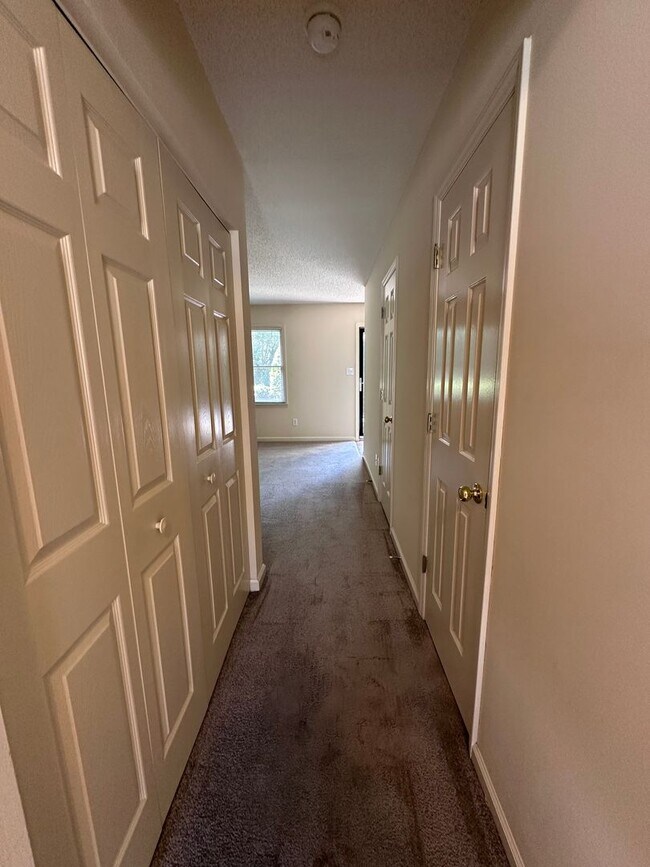 Building Photo - Charming & Private Townhouse in NW Hickory – 2BR, 1.5BA, Prime Location - No Pets