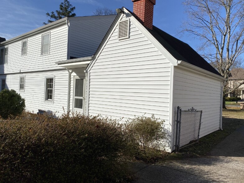 Building Photo - 712 Cantrell Ave