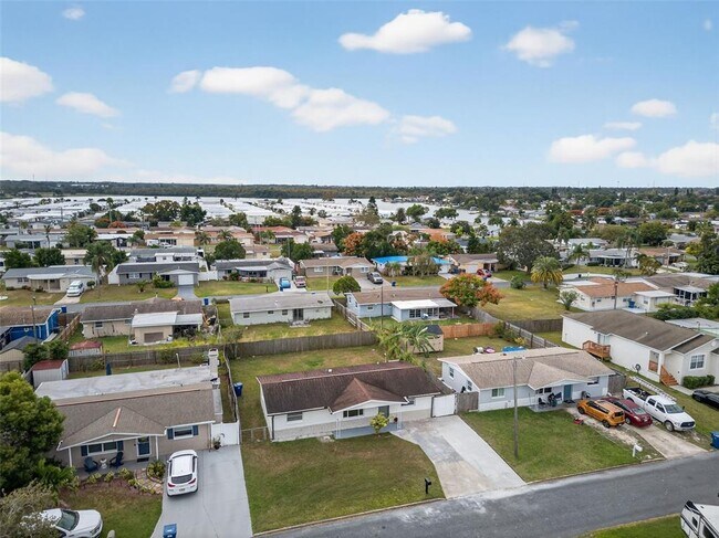 Building Photo - 3742 Elmwood Dr