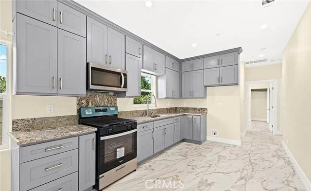 Building Photo - 2643 Mayflower Ave