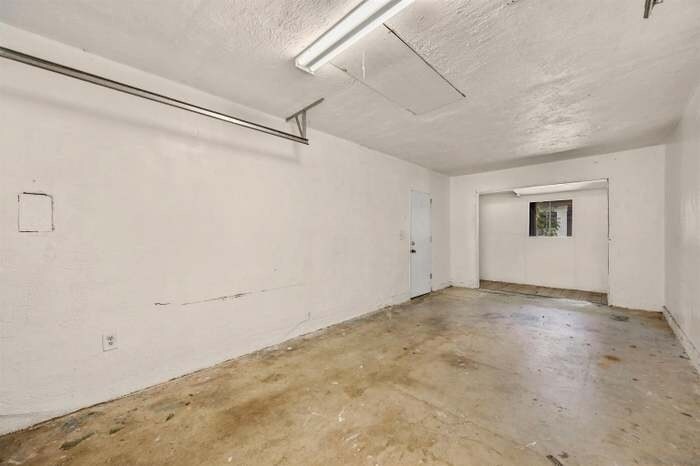 Building Photo - 714 Begonia St