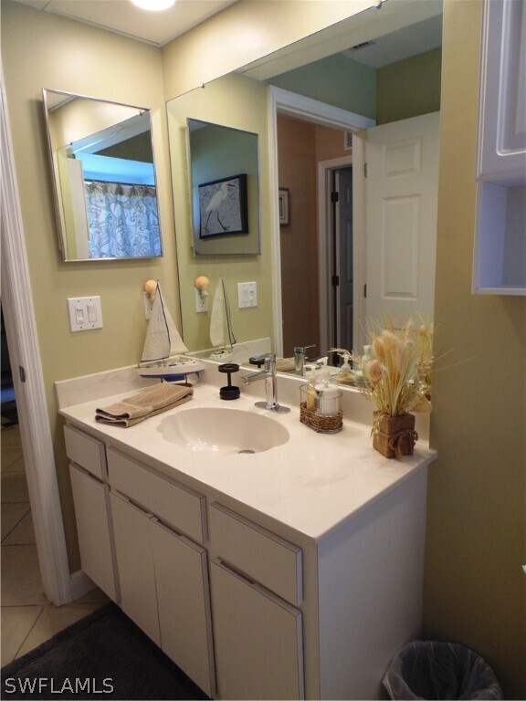 Building Photo - 4835 SW 18th Ave