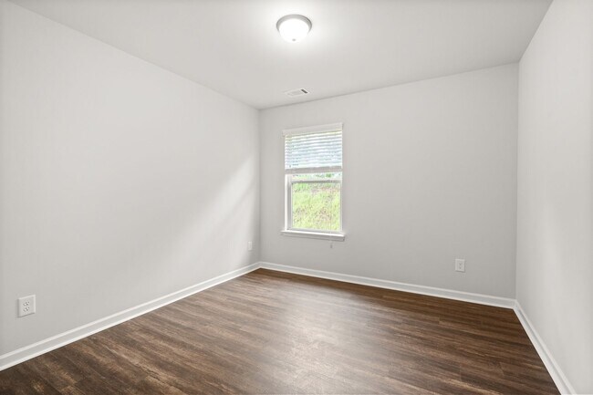 Building Photo - 4 Bed 2.5 Bath home in Gainesville! Retreat at Chicopee