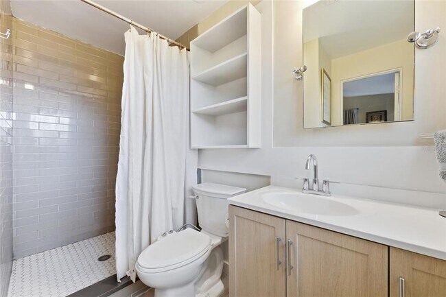Building Photo - 712 Malone Dr