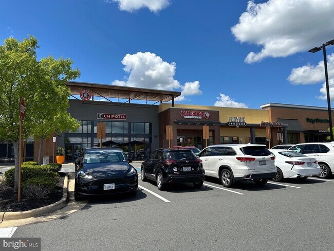 Building Photo - 43395 Briar Creek Terrace