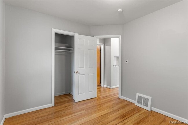 Building Photo - Cozy & Modern: 2-Bed Brick Home with Garage & Finished Basement