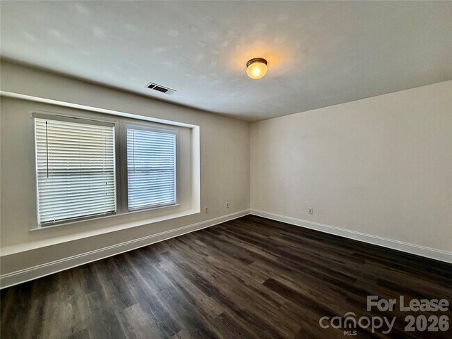 Building Photo - 12331 Cumberland Cove Dr