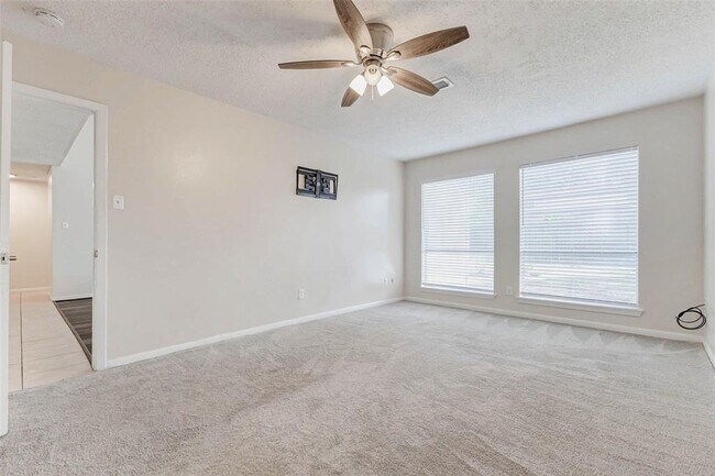 Building Photo - 1018 Rock Canyon Dr