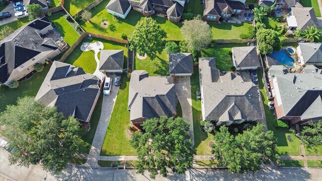 Building Photo - 3914 Clarestone Dr