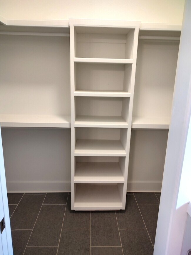 Building Photo - 4088 Biltmore Ave