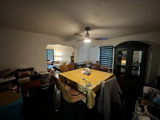 Building Photo - Pendleton Heights 4BR—Updated Historic Cha...